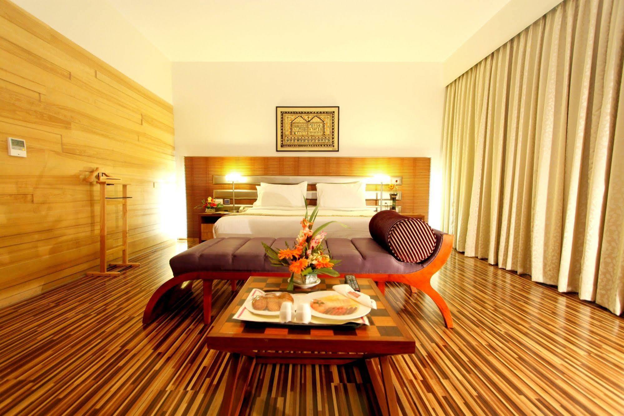 St Laurn Koregaon Park Pune Exterior photo